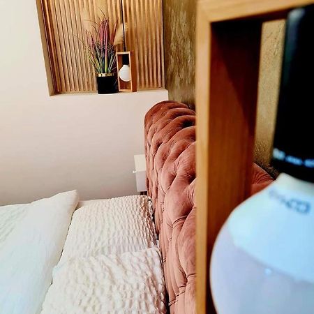 Laci Lak Premium Apartment Oradea Extérieur photo