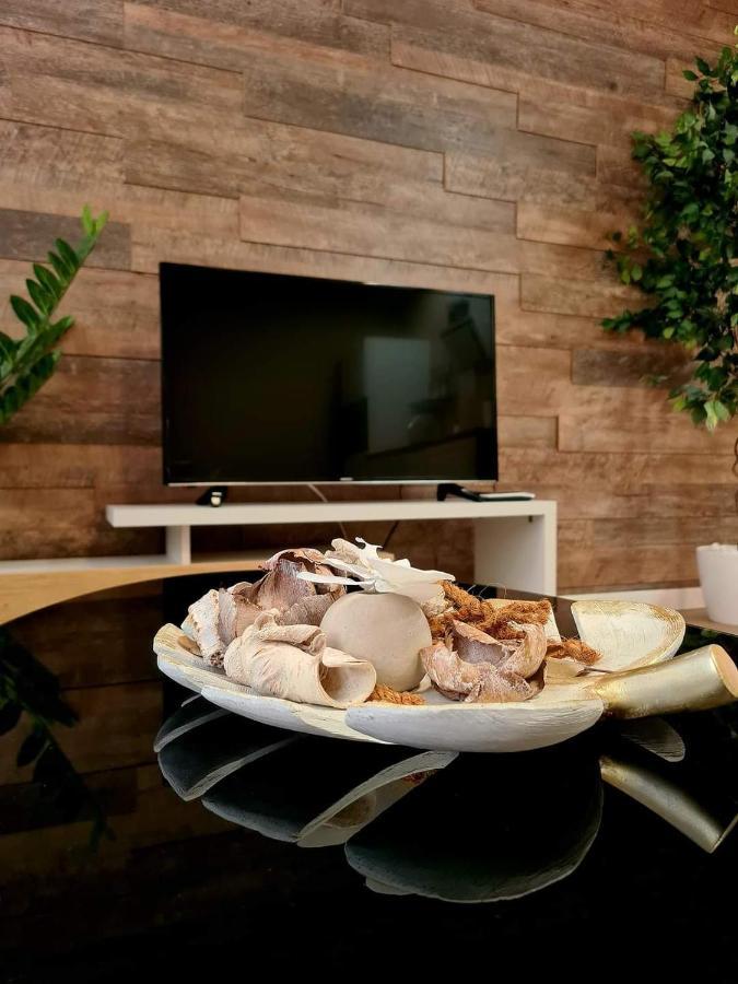 Laci Lak Premium Apartment Oradea Extérieur photo