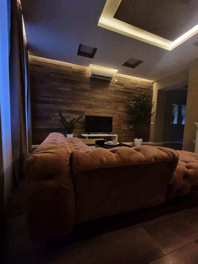 Laci Lak Premium Apartment Oradea Extérieur photo