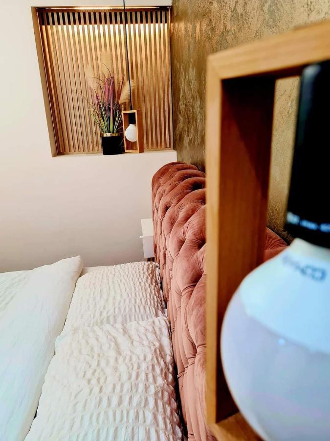 Laci Lak Premium Apartment Oradea Extérieur photo