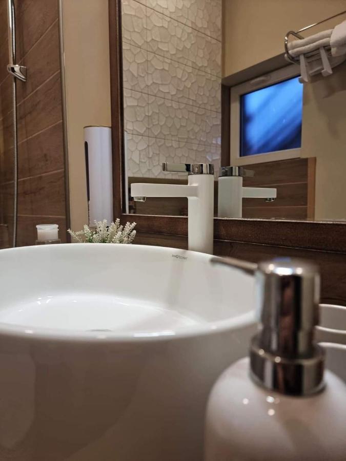 Laci Lak Premium Apartment Oradea Extérieur photo