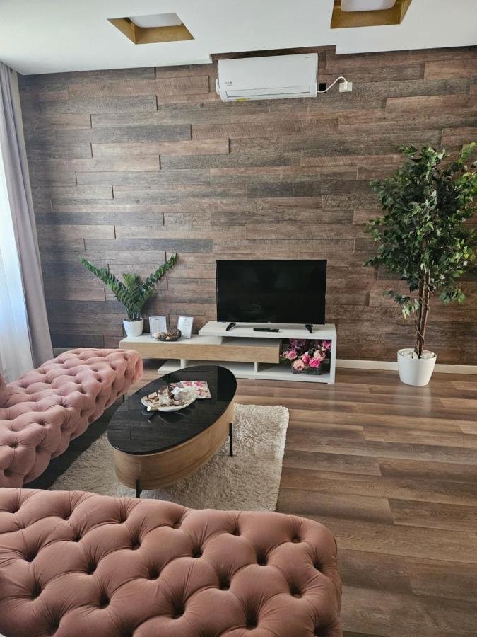 Laci Lak Premium Apartment Oradea Extérieur photo