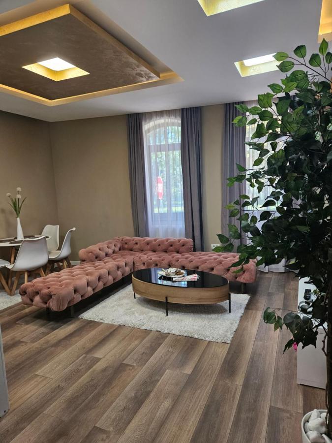Laci Lak Premium Apartment Oradea Extérieur photo